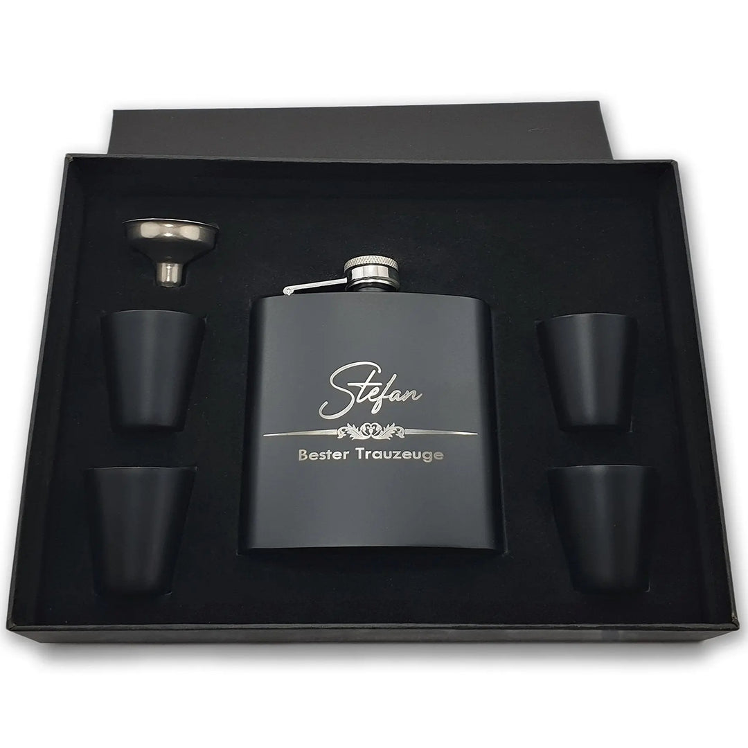 Flachmann mit Gravur, 150 ml inkl. Geschenkbox, 4 Becher und Trichter HOLZZEUG