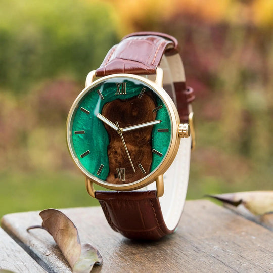 Armbanduhr Harz und Holz • Vergoldet mit braunem Lederarmband HOLZZEUG