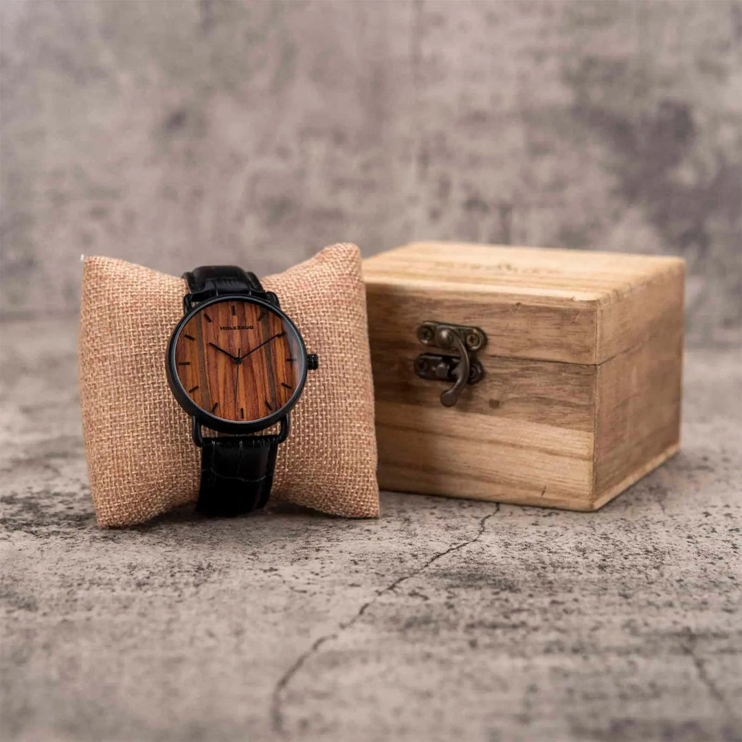 Armbanduhr aus Palisander-Holz und schwarzem Echtlederarmband HOLZZEUG