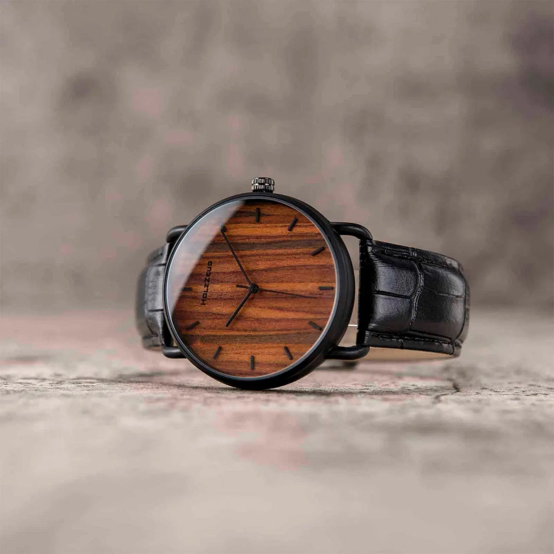 Armbanduhr aus Palisander-Holz und schwarzem Echtlederarmband HOLZZEUG