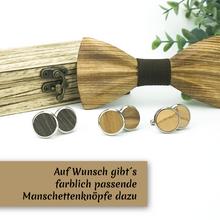 Lade das Bild in den Galerie-Viewer, Fliege aus echtem Holz im Set inkl. Einstecktuch in Holz-Geschenkbox
