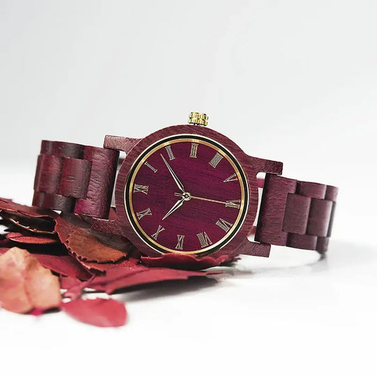 Personalisierte Uhr für Frauen "SolidWood" aus Echtholz auf Wunsch mit persönlicher Gravur HOLZZEUG