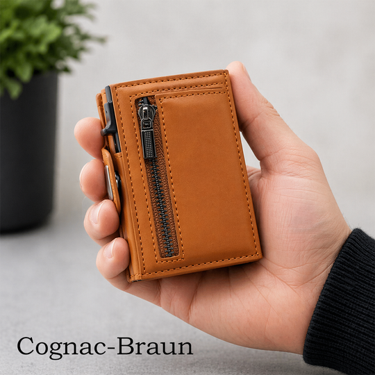 Personalisierte Geldbörse mit Cardholder-Funktion aus veganem PU-Leder von HOLZZEUG - Braun