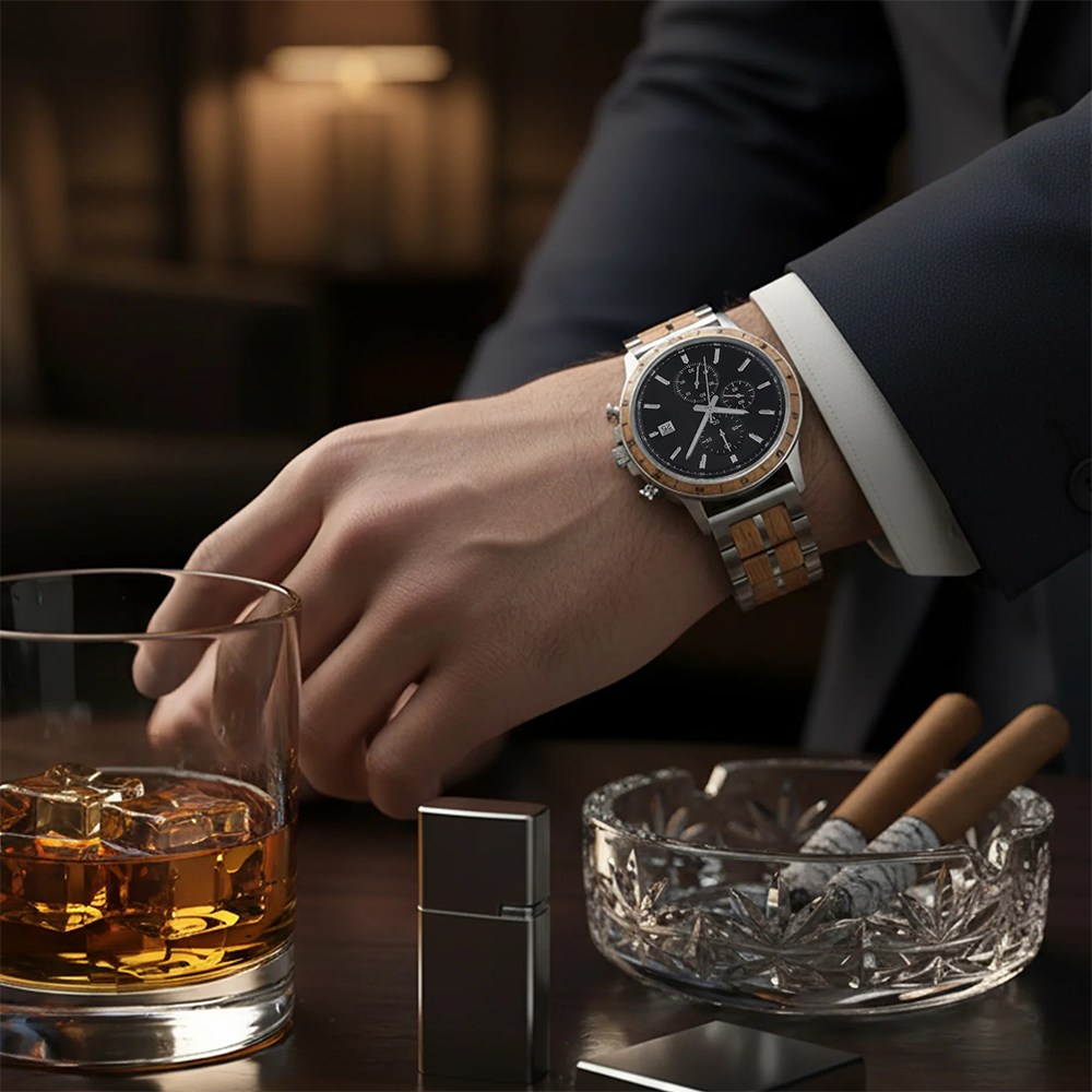 Uhr mit Gravur - Personalisierte Herrenuhr von HOLZZEUG aus Eiche und Edelstahl_2