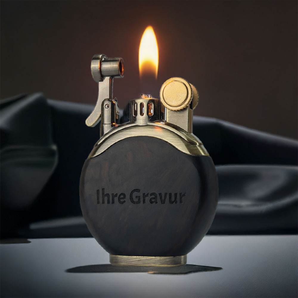 Feuerzeug mit Gravur in Holzeinfassung