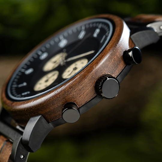 Armbanduhr mit Gravur - Kollektion "Imperia" von HOLZZEUG - Variante Schwarz