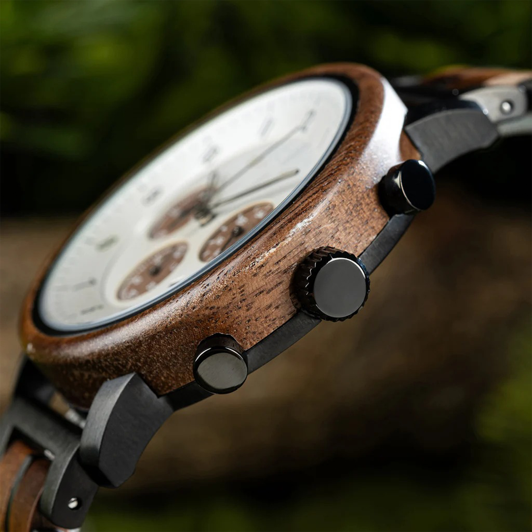 Armbanduhr mit Gravur - Kollektion "Imperia" von HOLZZEUG - Variante Silberweiß