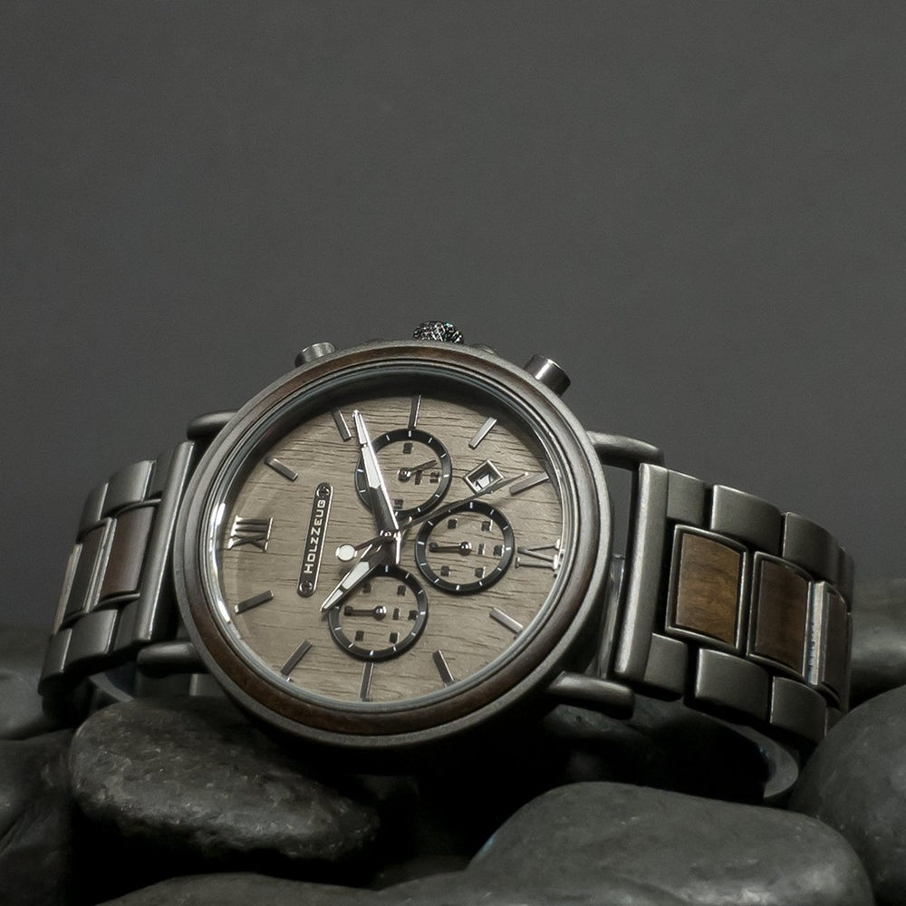 Gravierte Armbanduhr "GrayCedar" aus grauem Zedernholz - HOLZZEUG