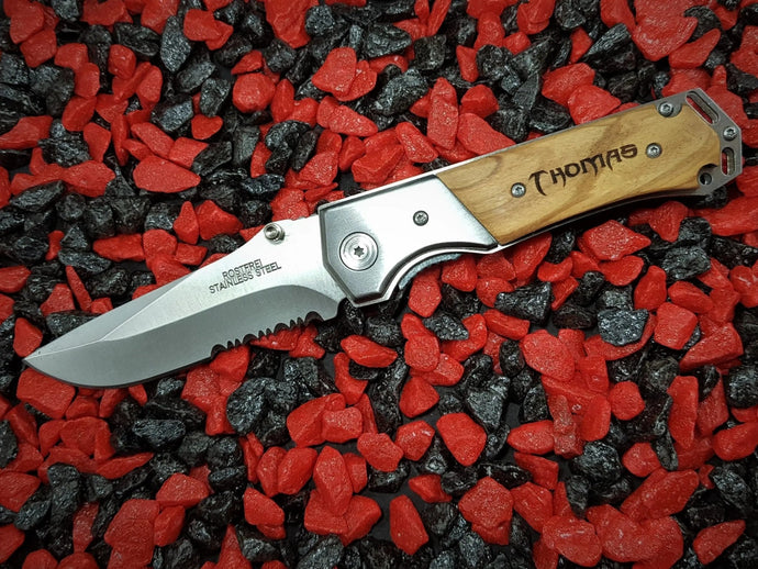 Graviertes Taschenmesser • Edelstahl / Holz Kombination • Personalisiert - HOLZZEUG